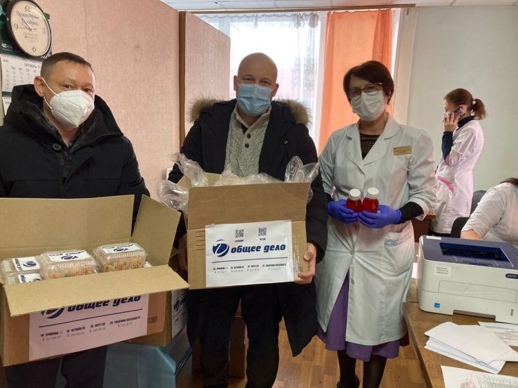 Депутаты в период пандемии коронавируса оказывают благотворительную помощь медикам