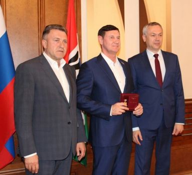 Депутату Игорю Салову вручили медаль «За заслуги перед Новосибирской областью»