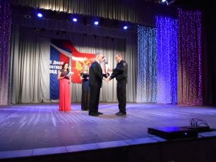 Депутат Дмитрий Червов поздравил с  профессиональным праздником сотрудников МВД