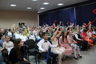 Депутат Евгений Лебедев принял участие в организации новогодних утренников для детей c ограниченными возможностями здоровья
