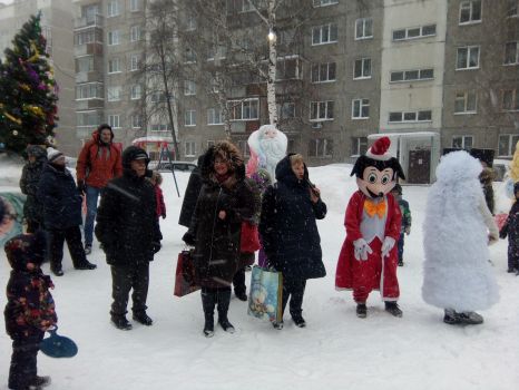 Новогодние поздравления для жителей Дзержинского района