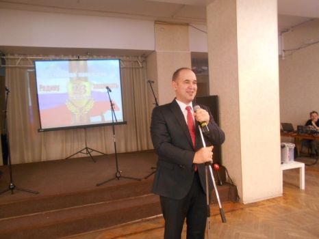 Депутат Дмитрий Червов поздравил жителей Ленинского района с Днем защитника Отечества