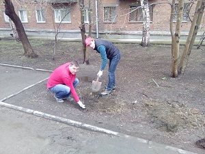 Депутаты Совета депутатов города Новосибирска провели субботник в сквере Лучистый