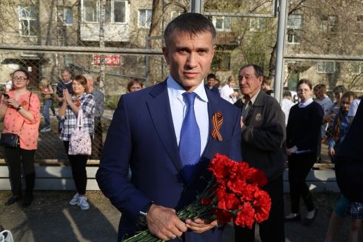 Депутат Евгений Яковенко поздравил горожан с Днем Победы
