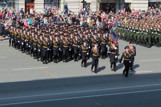 В Новосибирске прошел Парад Победы и шествие «Бессмертного полка»