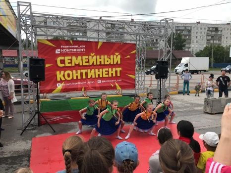 Депутат принял участие в празднике, посвященном 90-летию Октябрьского района города Новосибирска